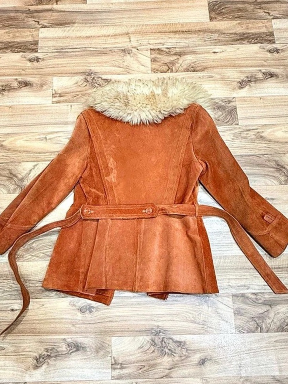 Vintage 1970’s Women's Brown Leather Jacket with Fur Collar - Picture 11 of 16